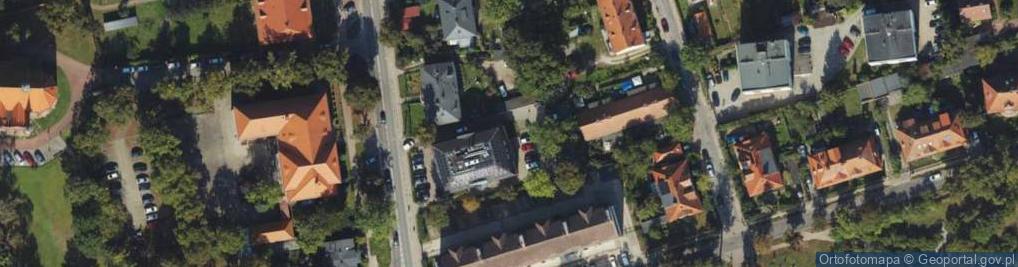 Zdjęcie satelitarne Queen S English Usługi Językowe