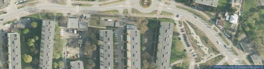 Zdjęcie satelitarne Spółdzielnia Mieszkaniowa Dziewiątka w Puławach