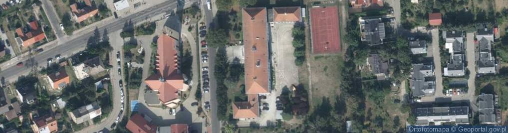 Zdjęcie satelitarne Społeczne Towarzystwo Miłośników Czwórki Szczypawka