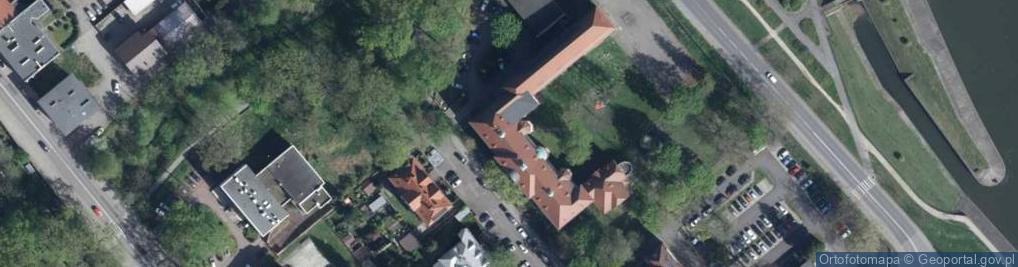 Zdjęcie satelitarne Stowarzyszenie Absolwentów i Przyjaciół i Liceum Ogólnokształcącego im H Sienkiewicza w Kędzierzynie Koźlu