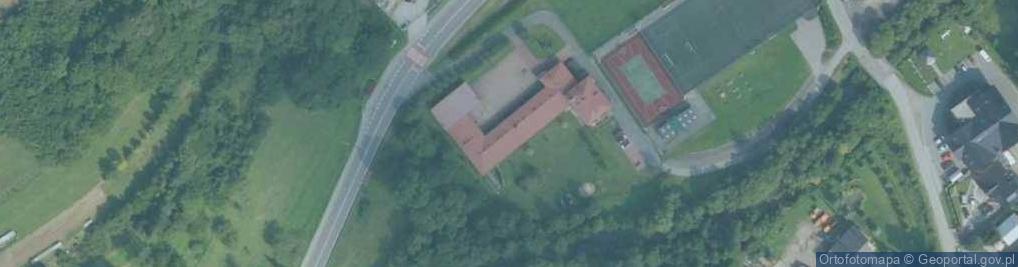 Zdjęcie satelitarne Szkoła Podstawowa im Juliana Tuwima w Baczynie