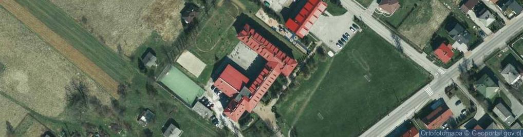 Zdjęcie satelitarne Szkoła Podstawowa im św Królowej Jadwigi przy Zespole Szkół w Jerzmanowicach