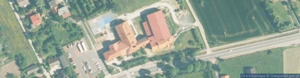 Zdjęcie satelitarne Szkoła Podstawowa Imienia Majora Henryka Sucharskiego w Inwałdzie