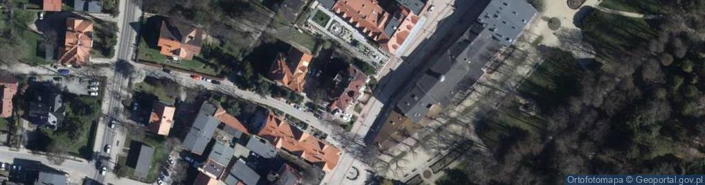 Zdjęcie satelitarne Wspólnota Mieszkaniowa przy ul.Henryka Sienkiewicza nr 11 w Szczawnie Zdroju