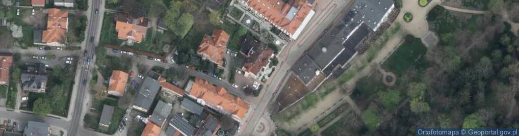 Zdjęcie satelitarne Wspólnota Mieszkaniowa przy ul.Henryka Sienkiewicza nr 16 w Szczawnie Zdroju