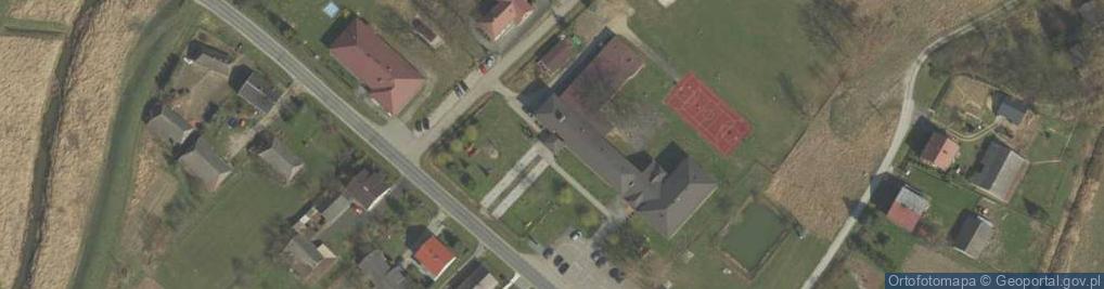 Zdjęcie satelitarne Zespół Szkół Gminnych w Bogucicach Szkoła Podstawowa w Bogucicac
