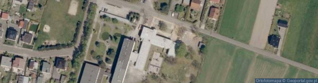 Zdjęcie satelitarne Zespół Szkół Gminy Izbicko