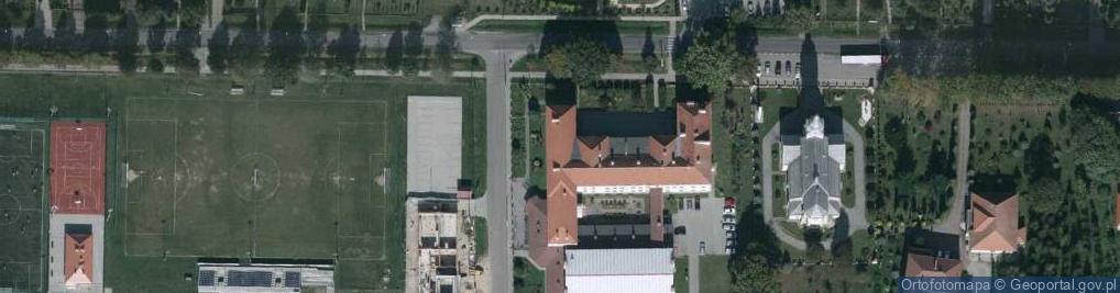 Zdjęcie satelitarne Zespół Szkół im Adama Mickiewicza w Białobrzegach