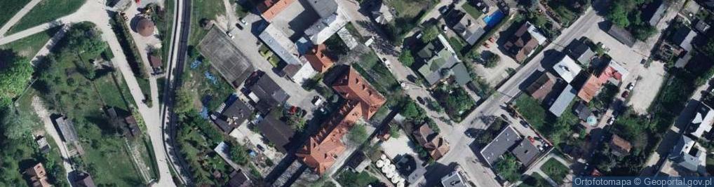 Zdjęcie satelitarne Zespół Szkół im Jana Koszczyca Witkiewicza w Kazimierzu Dolnym Zasadnicza Szkoła Zawodowa Dla Dorosłych