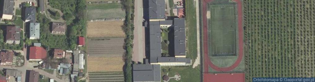 Zdjęcie satelitarne Zespół Szkół Ogólnokształcących w Józefowie N Wisłą