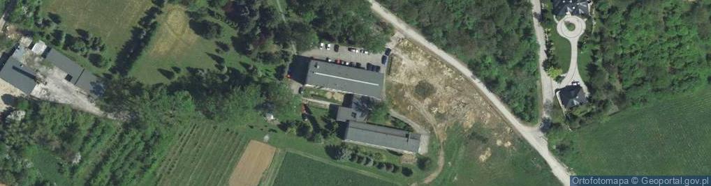 Zdjęcie satelitarne Zespół Szkół Ponadgimnazjalnych im w Witosa w Giebułtowie Liceum Ogólnokształcące Dla Dorosłych