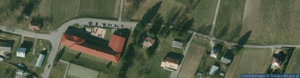Zdjęcie satelitarne Zespół Szkół w Lubczy