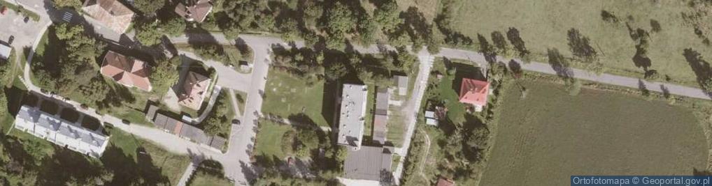 Zdjęcie satelitarne Zespół Szkół w Międzylesiu