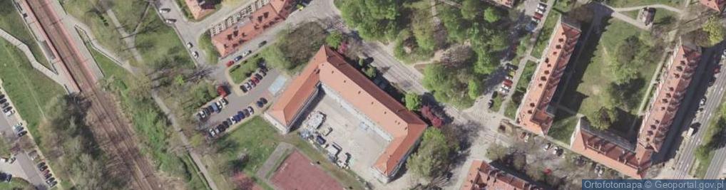 Zdjęcie satelitarne Zespół Szkół z Oddziałami Integracyjnymi w Tychach Szkoła Podstawowa nr 5 im FR Zubrzyckiego