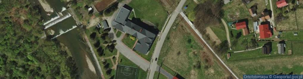 Zdjęcie satelitarne Zespół Szkolno Przedszkolny Szkoła Podstawowa w Pewli Małej