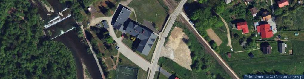 Zdjęcie satelitarne Zespół Szkolno Przedszkolny w Pewli Małej