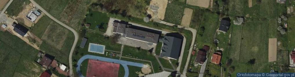 Zdjęcie satelitarne Zespół Szkolno Przedszkolny w Zarzeczu