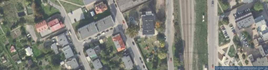 Zdjęcie satelitarne Niepubliczne Przedszkole Nr 4 O Profilu Edukacyjno-Przyrodniczym 'Pod Dębusiem Olbrzymkiem'