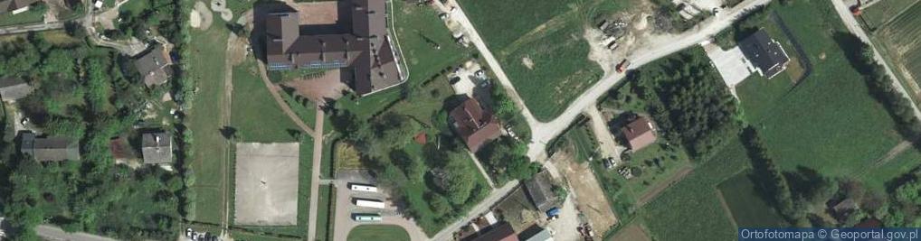 Zdjęcie satelitarne Przedszkole Samorzadowe 32-052 Radziszów Ul. Szkolna 9