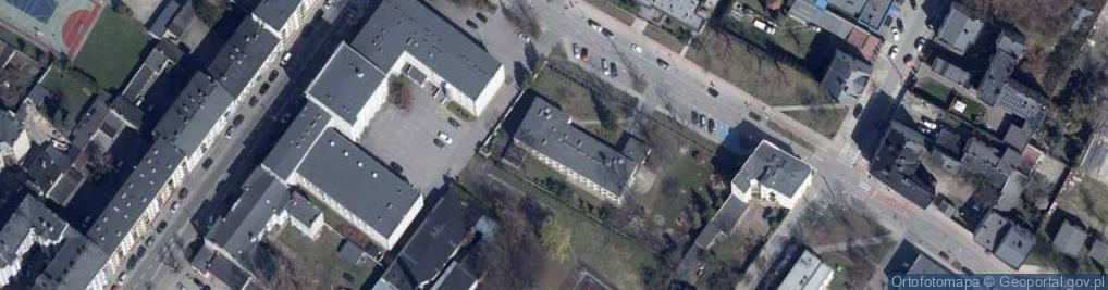 Zdjęcie satelitarne Publiczne Przedszkole Nr 4 'Zaczarowana Kraina'