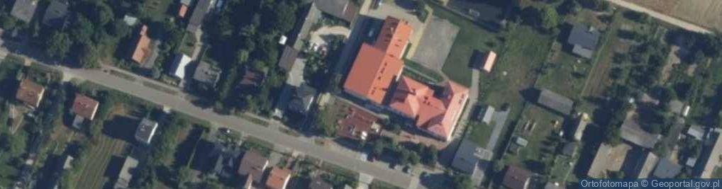 Zdjęcie satelitarne Zespół Oświatowy w Wiśniewie