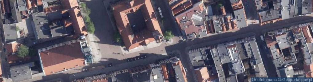 Zdjęcie satelitarne Ratusz 175 stopni, 40 m