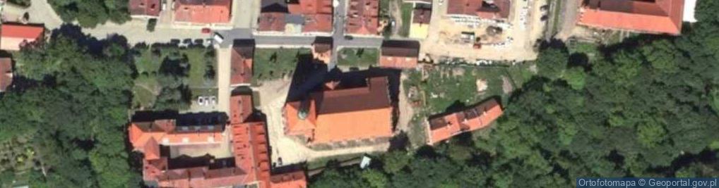 Zdjęcie satelitarne Wieża kościoła