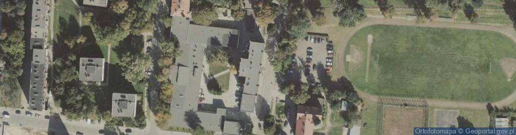 Zdjęcie satelitarne Branżowa Szkoła I Stopnia Im. Bohaterów Westerplatte W Centrum Kształcenia Zawodowego I Ustawicznego W Strzelinie