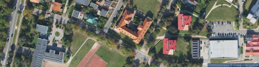 Zdjęcie satelitarne Branżowa Szkoła Specjalna I Stopnia Nr 6 W Młodzieżowym Ośrodku Wychowawczym Im. Janusza Korczaka W Kwidzynie Dla Uczniów Niedostosowanych Społecznie Oraz Dla Uczniów Niedostosowanych Społecznie Z Upośledzeniem Umysłowym W Stopniu Lekkim