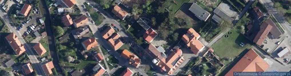 Zdjęcie satelitarne Specjalny Ośrodek Szkolno-Wychowawczy W Dzierżoniowie - Branżowa Szkoła I Stopnia Specjalna Nr 3 W Dzierżoniowie