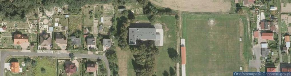 Zdjęcie satelitarne Powiatowa Szkoła Podstawowa Specjalna W Iwinach