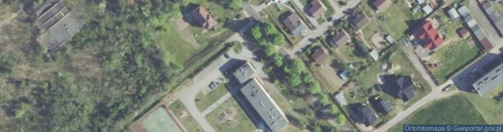 Zdjęcie satelitarne Publiczna Szkoła Podstawowa Im. Ks. Jana Dzierżona W Karłowicach