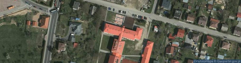 Zdjęcie satelitarne Publiczna Szkoła Podstawowa Im. Marii Curie-Skłodowskiej W Majdanie Królewskim