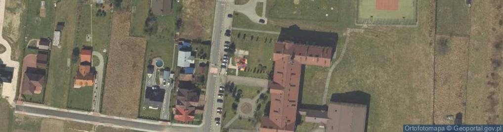 Zdjęcie satelitarne Publiczna Szkoła Podstawowa Im. Św. Jadwigi Królowej W Rzezawie