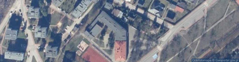 Zdjęcie satelitarne Publiczna Szkoła Podstawowa Nr 1 Im. Stefana Żeromskiego W Pionkach