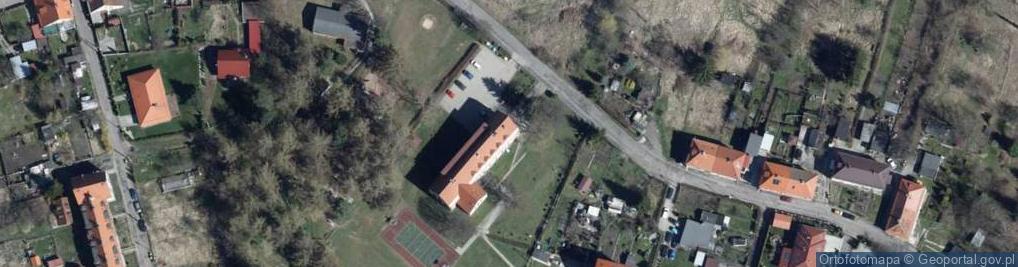 Zdjęcie satelitarne Publiczna Szkoła Podstawowa Nr 9 W Wałbrzychu