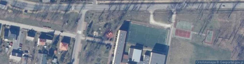 Zdjęcie satelitarne Publiczna Szkoła Podstawowa W Brzózie