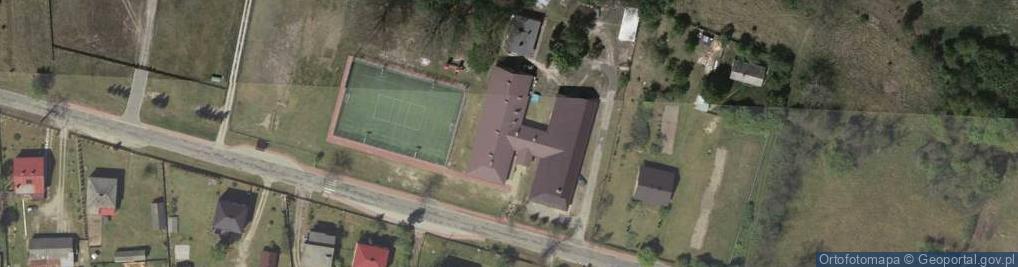 Zdjęcie satelitarne Publiczna Szkoła Podstawowa W Momotach Górnych
