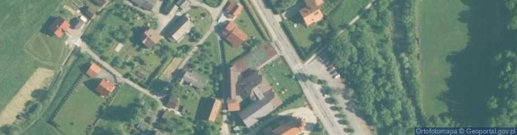 Zdjęcie satelitarne SP im. Marii Skłodowskiej-Curie w Jachówce