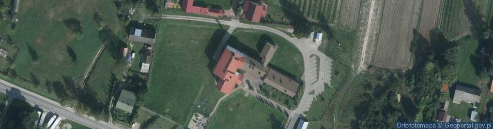 Zdjęcie satelitarne SP im. por. Edwarda Błaszczaka ps. "GROM" w Chmielku