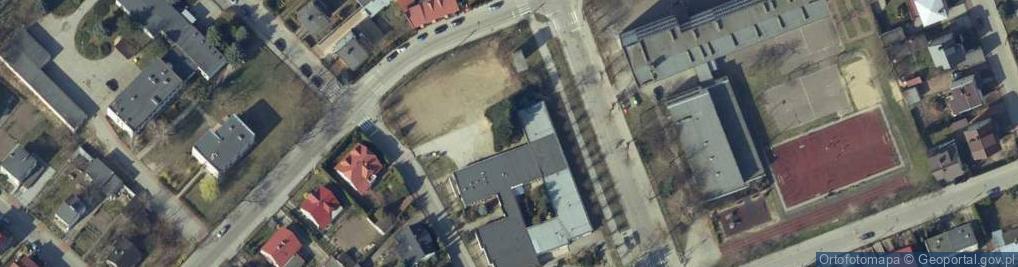 Zdjęcie satelitarne Społeczna Szkoła Podstawowa Sto Z Oddziałami Dwujęzycznymi Im. Ireny Sendlerowej W Ciechanowie