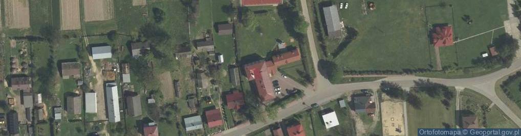 Zdjęcie satelitarne Społeczna Szkoła Podstawowa Z Oddziałem Przedszkolnym W Załużu