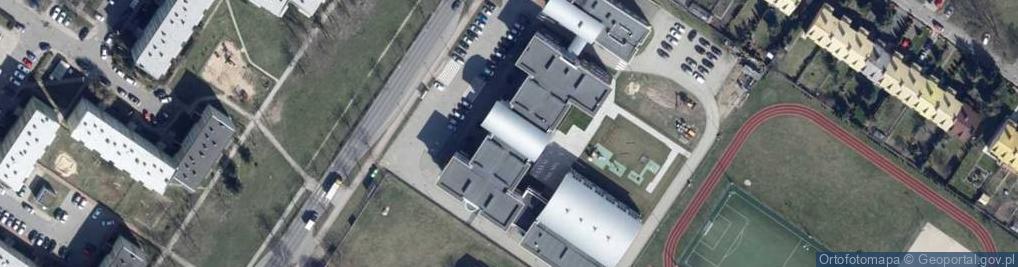 Zdjęcie satelitarne Szkoła Podstawowa Gminy Sieradz Im. Jana Pawła II W Sieradzu
