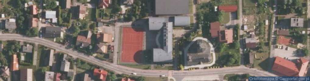 Zdjęcie satelitarne Szkoła Podstawowa Im. B.chrobrego W Rybarzowicach