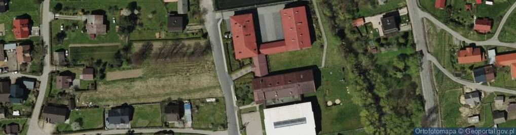 Zdjęcie satelitarne Szkoła Podstawowa Im. Bł. O. Michała Tomaszka W Łękawicy