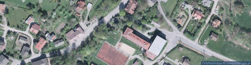 Zdjęcie satelitarne Szkoła Podstawowa Im. Jury Gajdzicy W Cisownicy