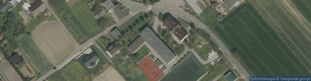 Zdjęcie satelitarne Szkoła Podstawowa Im. Kawalerów Orderu Uśmiechu W Wielowsi