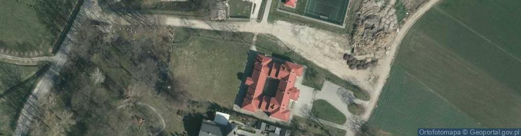 Zdjęcie satelitarne Szkoła Podstawowa Im.prezydenta Rzeczypospolitej Polskiej Lecha Kaczyńskiego W Chłopicach, Filia W Boratynie