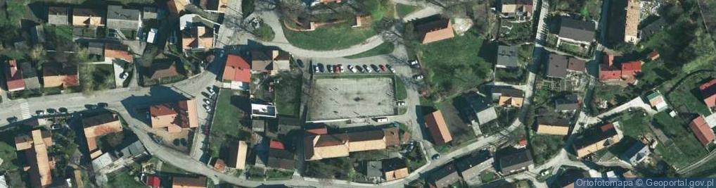 Zdjęcie satelitarne Szkoła Podstawowa Im. Tadeusza Kościuszki W Czernichowie