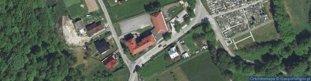 Zdjęcie satelitarne Szkoła Podstawowa Imienia Świętej Faustyny Kowalskiej We Włosani
